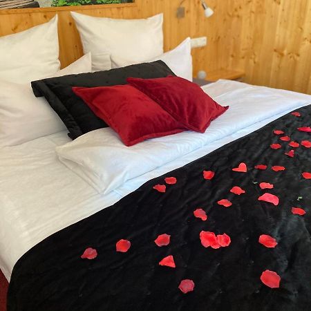 Hotel Wilder Mann Feuchtwangen Buitenkant foto